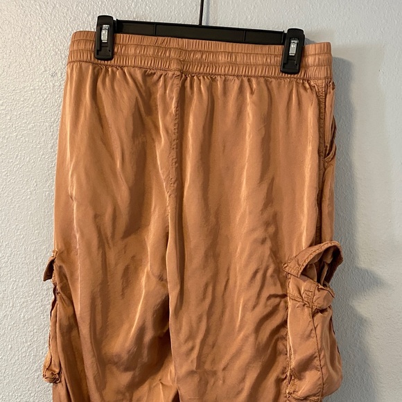 Aerie Bronze-Toned lightweight sateen cargo drawstring Pants - Picture 4 of 5